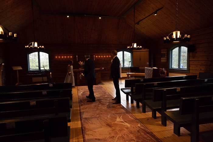 Fotografering av kyrkbröllop - rekognosering av kyrkan